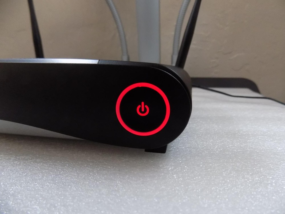 BARCO CLICKSHARE CSE-200 WIRELESS PRESENTATION SYSTEM WITH POWER ADAPTER