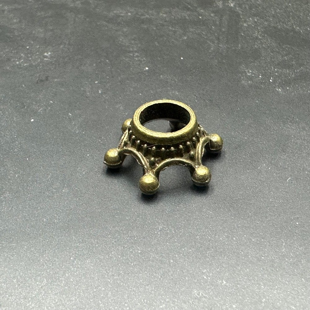 Metal crystal small ball base