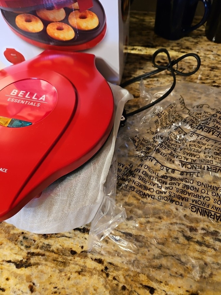 Bella Donut Maker Machine NEW, Complete w/Instructions /Recipe Manual