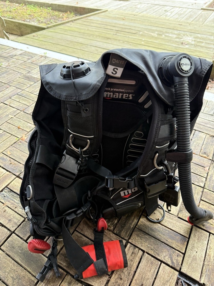 Mares Dragon BCD - Size Small Scuba Diving BCD