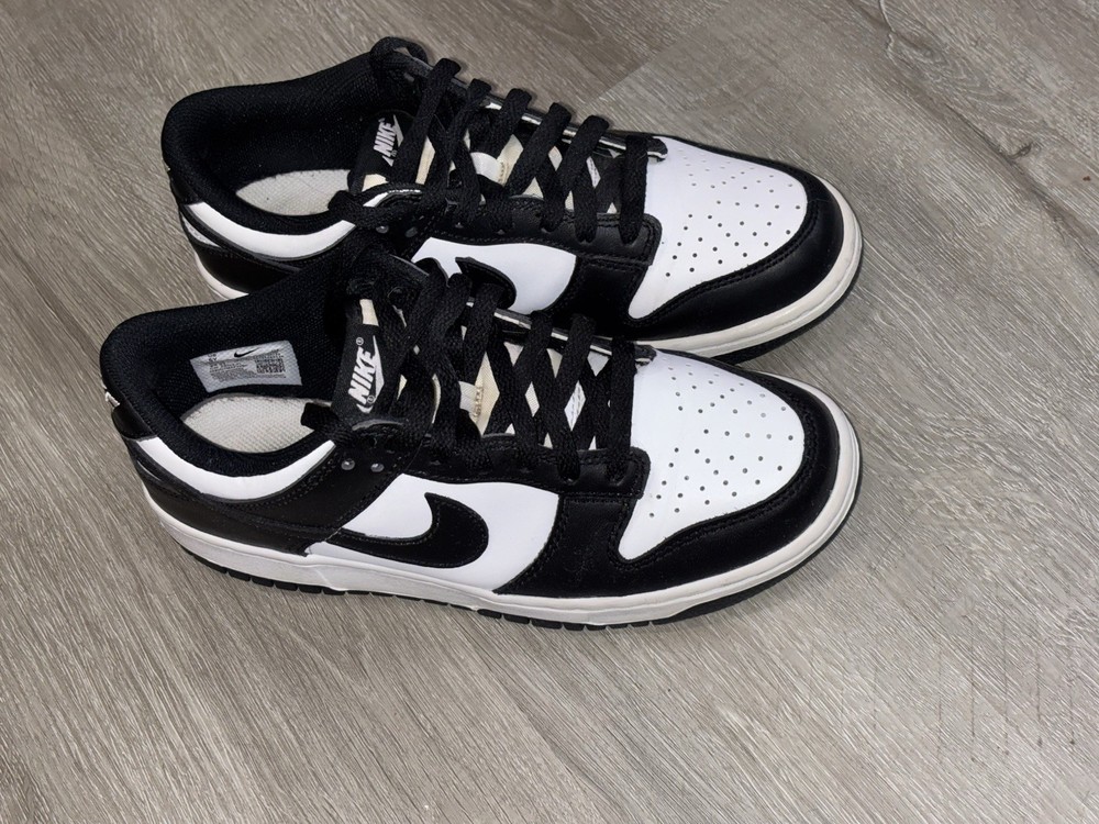 Nike panda dunks (Size 6 In boys/male)