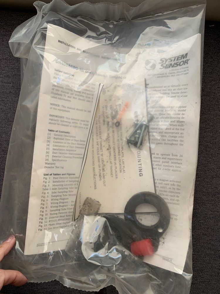 Innovair System Sensor Duct Smoke Detector MODEL: DH400ACDCI —SEE DESCRIPTION