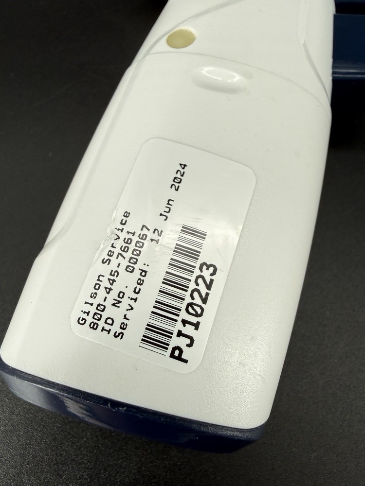 Gilson Macroman Serological Pipette Controller w/ Charger Box & Accessories ￼