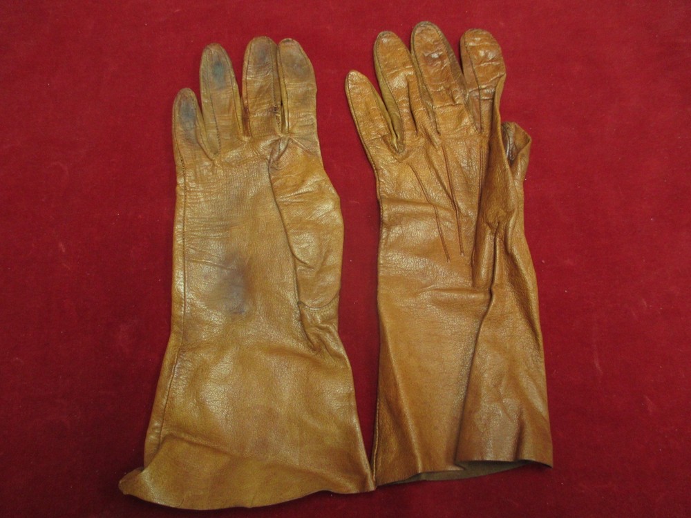 Vintage 1920s leather gloves