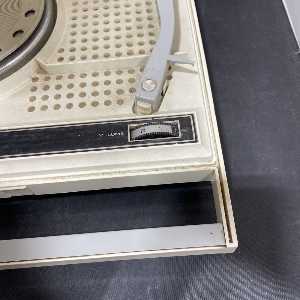 Vintage Panasonic Solid State Phonograph Beige Model SG-334 For Parts