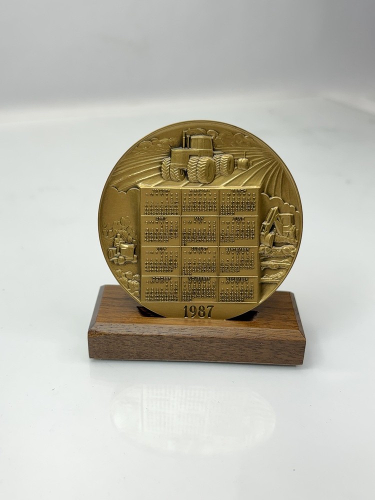 1987 John Deere Desktop Calendar Medallion 