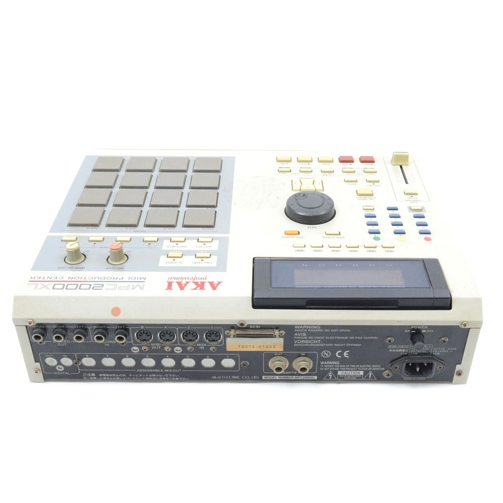 AKAI MPC2000XL Sampler Sequencer Drum Machine Tested Working Japan