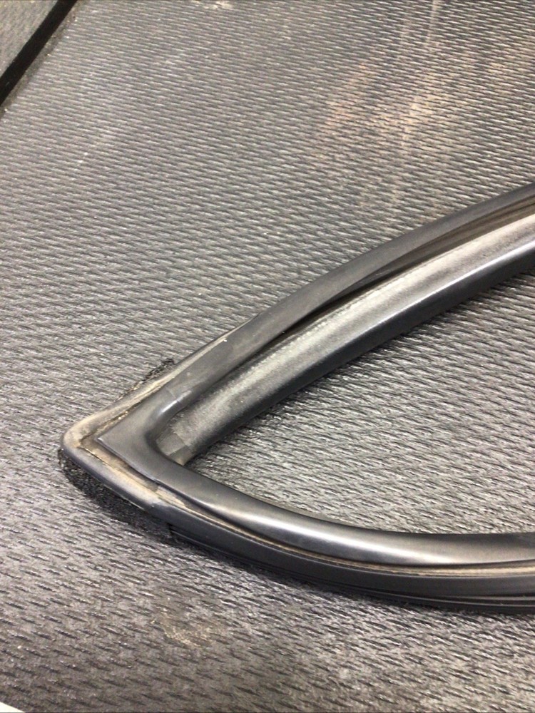 2008 Hyundai Sonata - Left Driver Front Window Run Channel