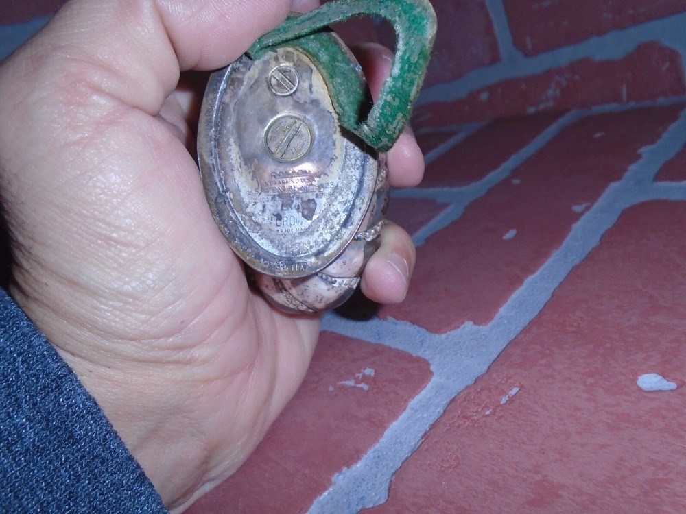 RONSON TABLE LIGHTER VINTAGE 1950S --DOESNT WORK MAYBE SILVER OR SILVERPLATED