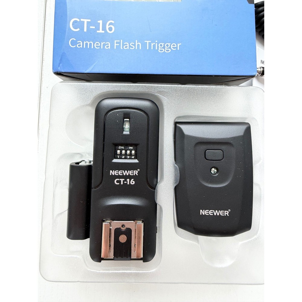 Neewer CT-16 Camera Flash Trigger Wireless Transmitter Receiver Kit 30M Range