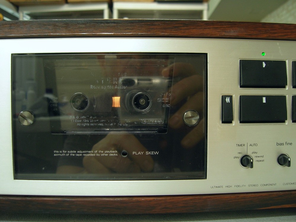 Luxman K-8 Stereo Cassette Deck. All function lights on. Needs belts.
