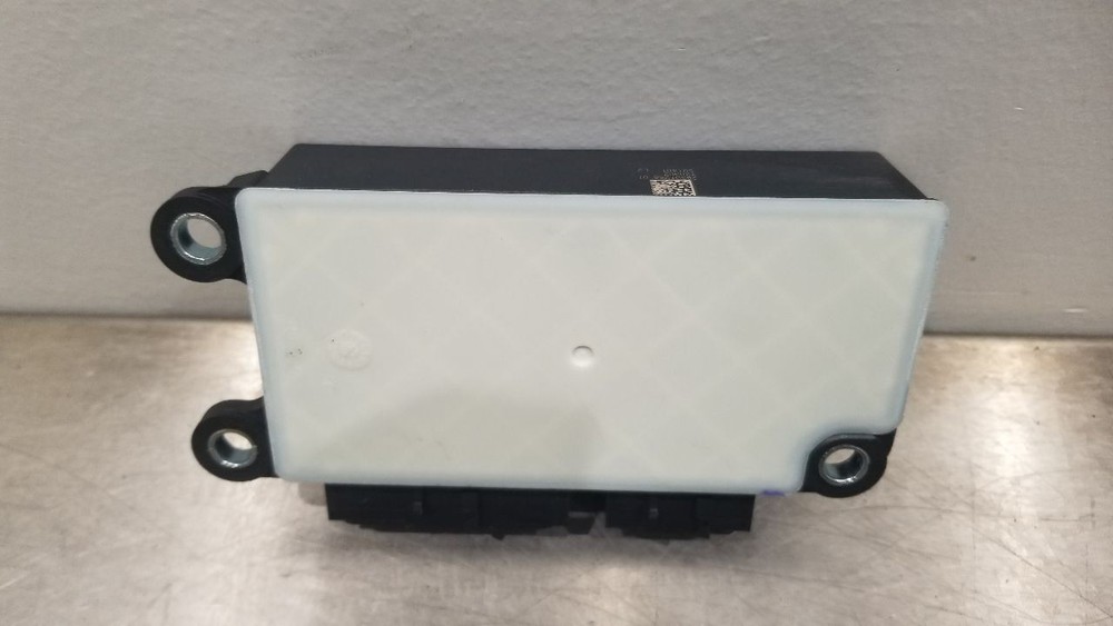 21 CHEVY SILVERADO 2500 SRS BAG MODULE 13534411