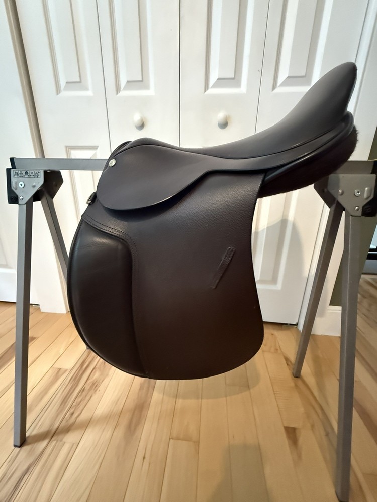 Holistic Freedom Semiflex saddle 17" M