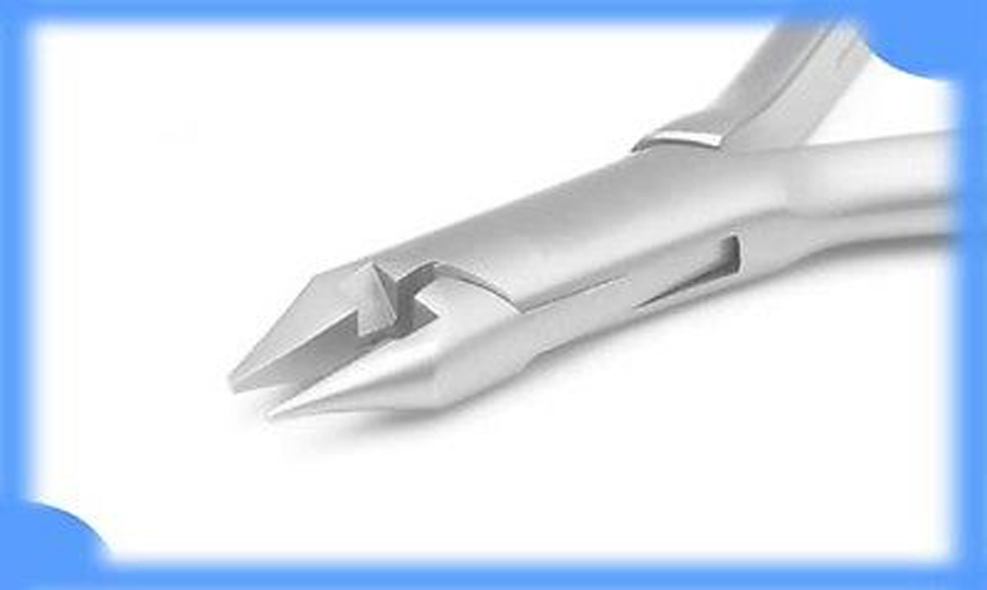 DENTAL ORTHODONTIC LIGHT WIRE PLIER WITH CUTTER