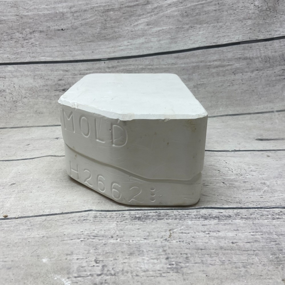 Holland Ceramic Casting Mold Santa Feeding Deer #H-2662