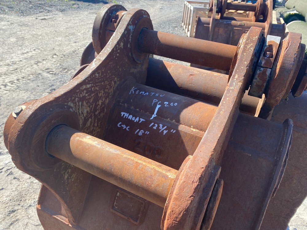 Geith 2 over 3 Excavator Grapple Attachment, 80mm Pins