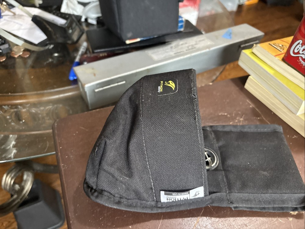 PYTHON SAFETY SINGLE TOOL HOLDER WITH RETRACTOR