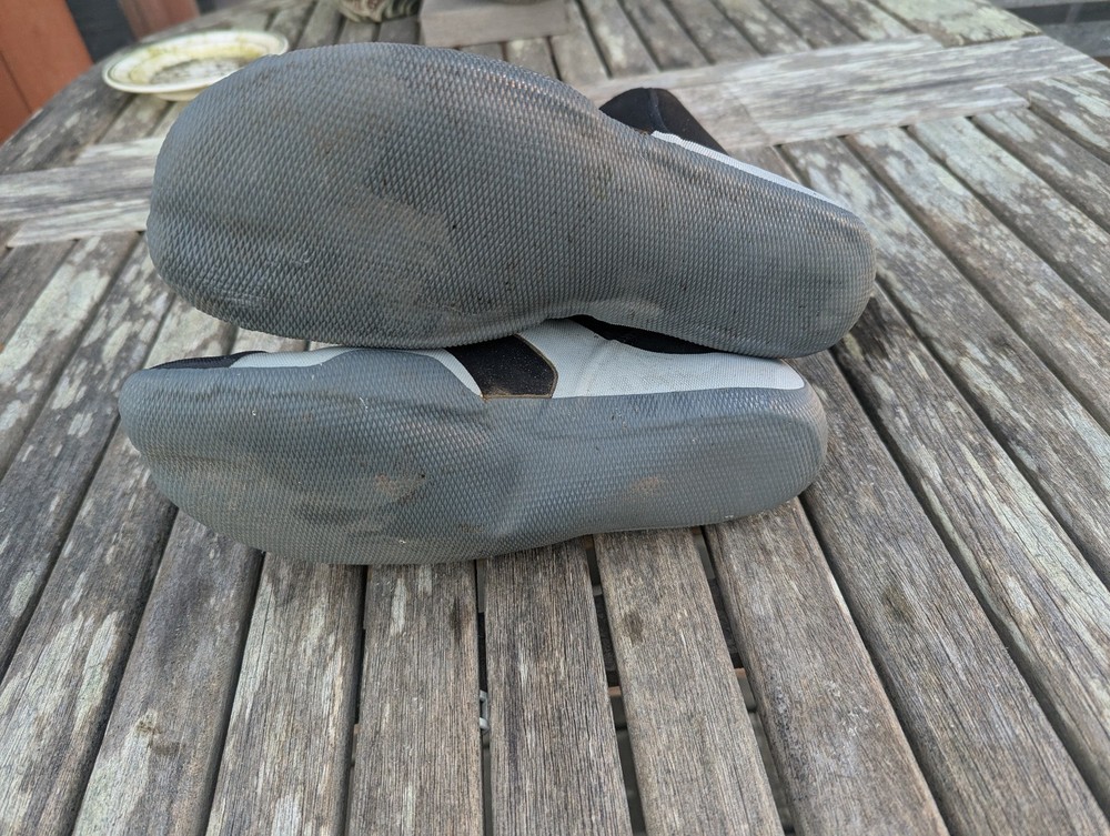 Body Glove Wetsuit Booties mens 9 Phoenix 5mm split toe