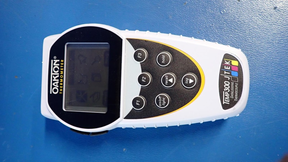 Oakton TEMP 300 JTEK Type Thermometer