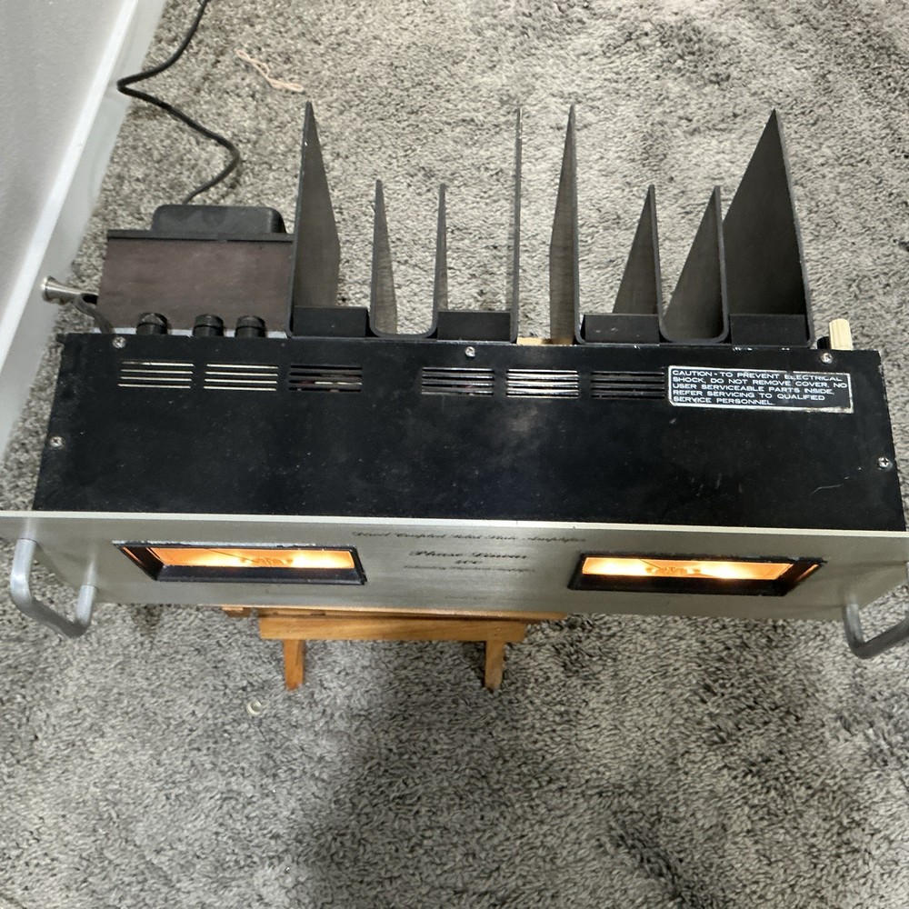 PHASE LINEAR 400 DIRECT COUPLED SOLID STATE AMPLIFIER