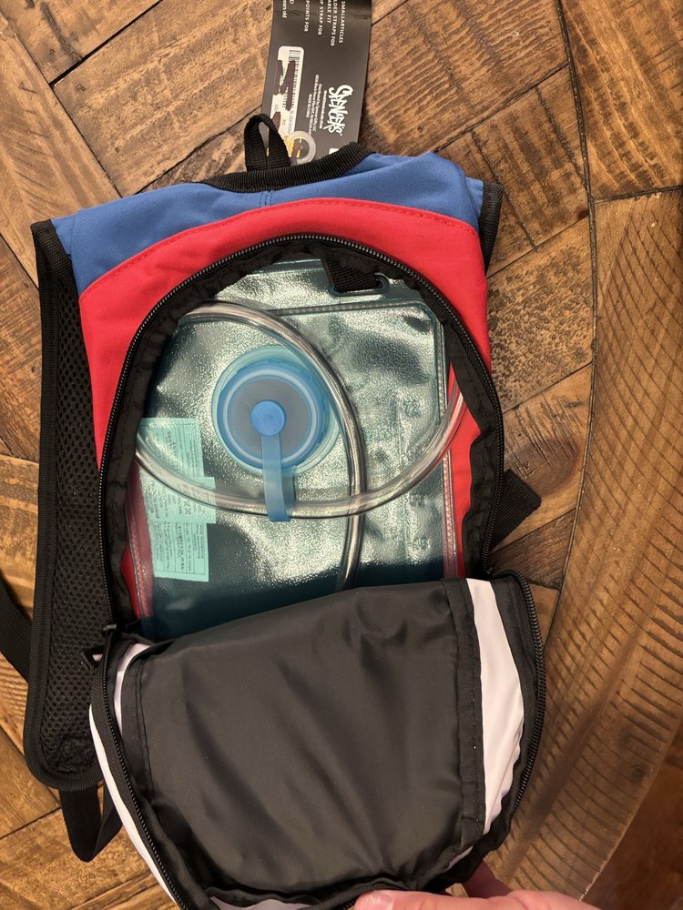 Hydration Pack USA Flag 2.0L Hydration Bag. New