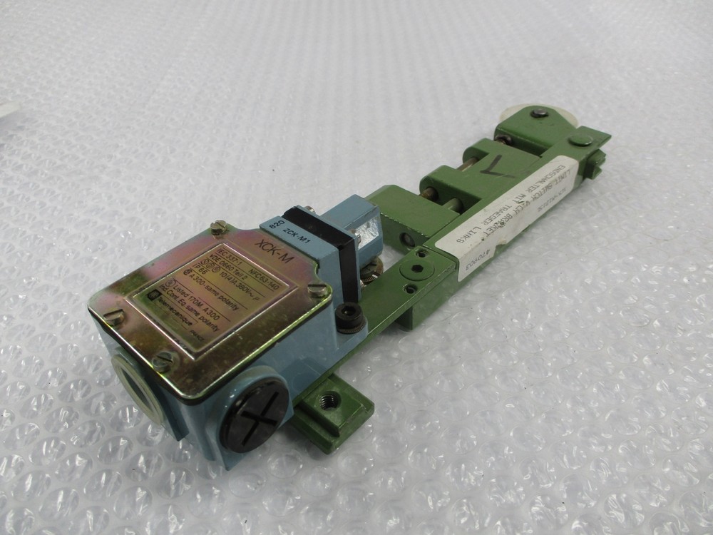 TELEMECANIQUE XCKM LIMIT SWITCH NSNP