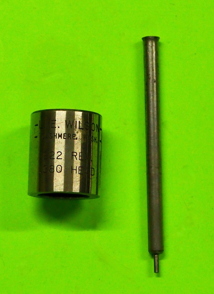 L.E. Wilson .222/.380 Punch & Decapping Base-in box
