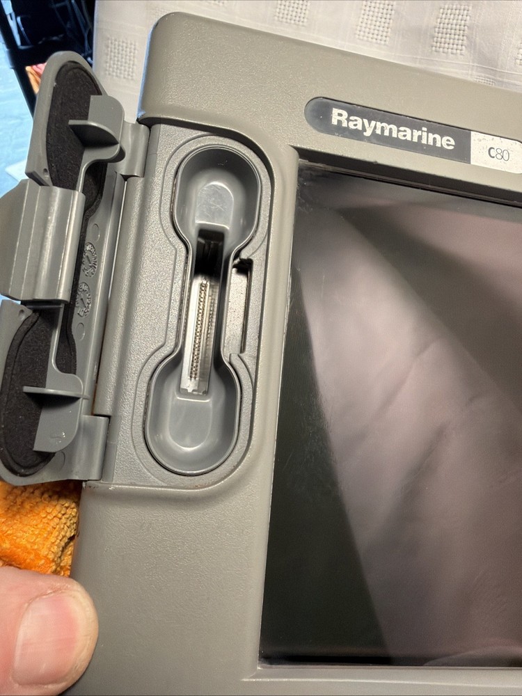 Raymarine C80 Chartplotter Fishfinder & Multifunction Display