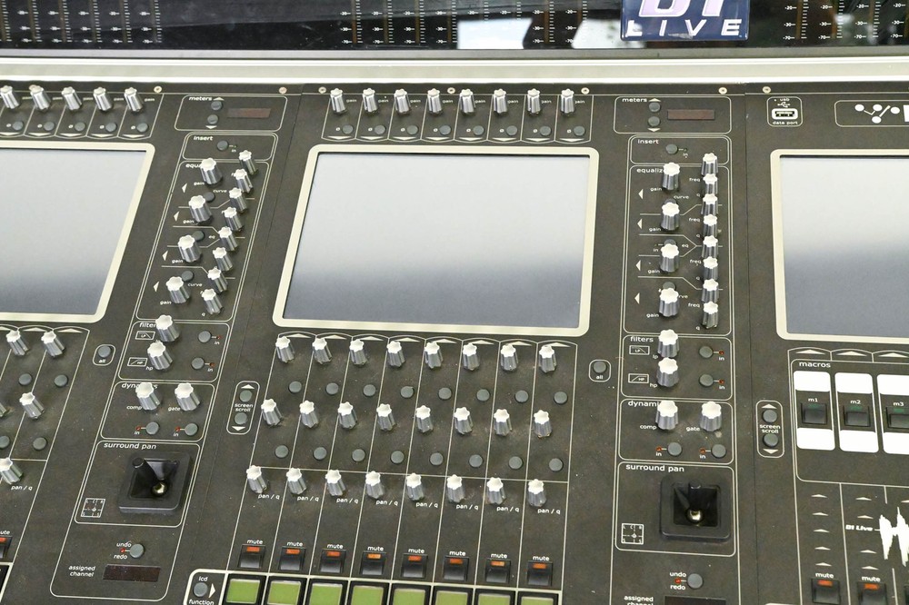 DiGiCo D1 Live Digital Mixing Console CG01MLK