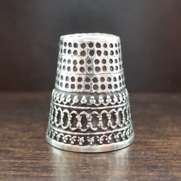Ornate Vintage Solid Sterling Silver Thimble