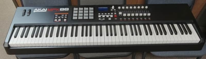 Akai MPK88 Keyboard controller 88 keys
