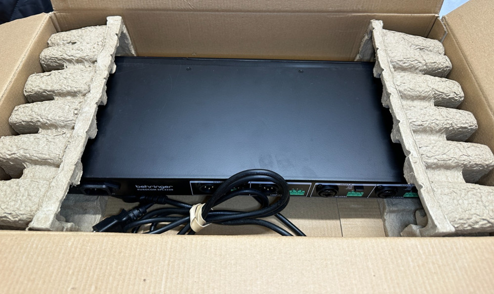 Behringer Eurocom SPL3220 STEREO MULTIBAND SOUND PROCESSOR - USED/WORKS