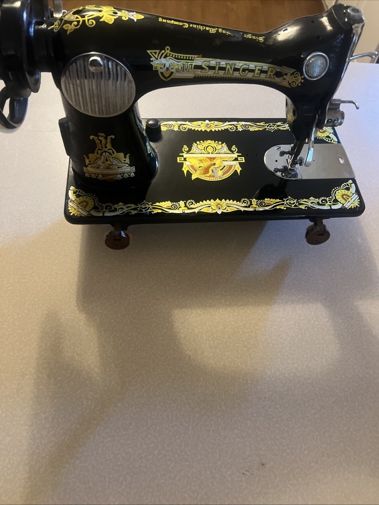 1929 Vintage Singer Sewing Machine With Spinx Decal