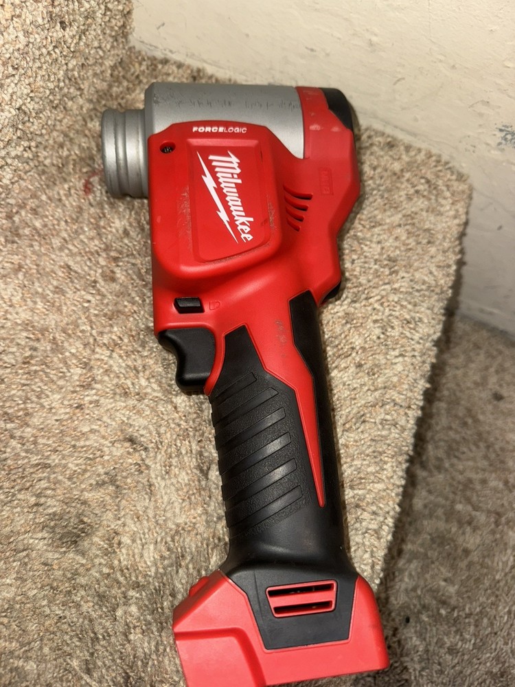 Milwaukee 2676-20 M18 FORCE LOGIC 10 Ton Knockout Tool (Tool Only)