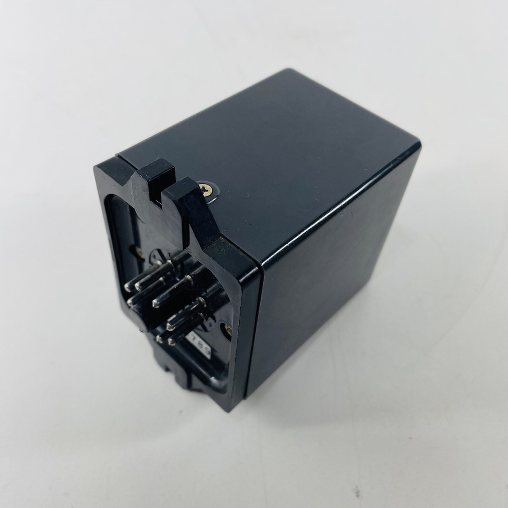 Omron DTS Solid State Timer 0-10 SEC 100VAC (Used)