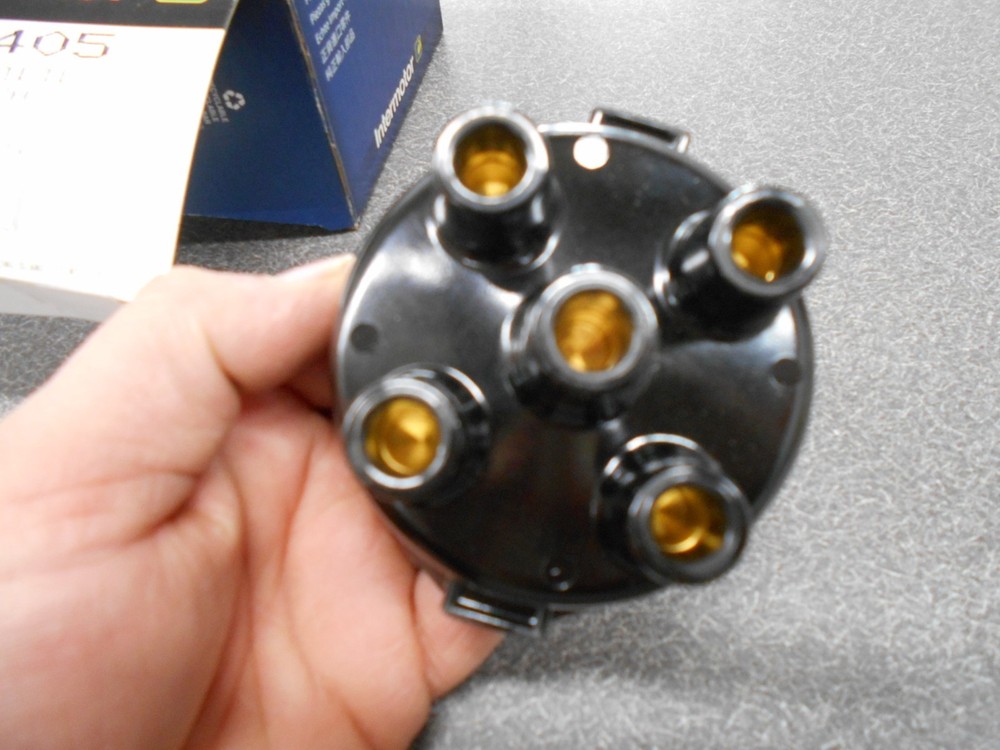 Standard DR405 Distributor Cap with Brass terminals, NOS!