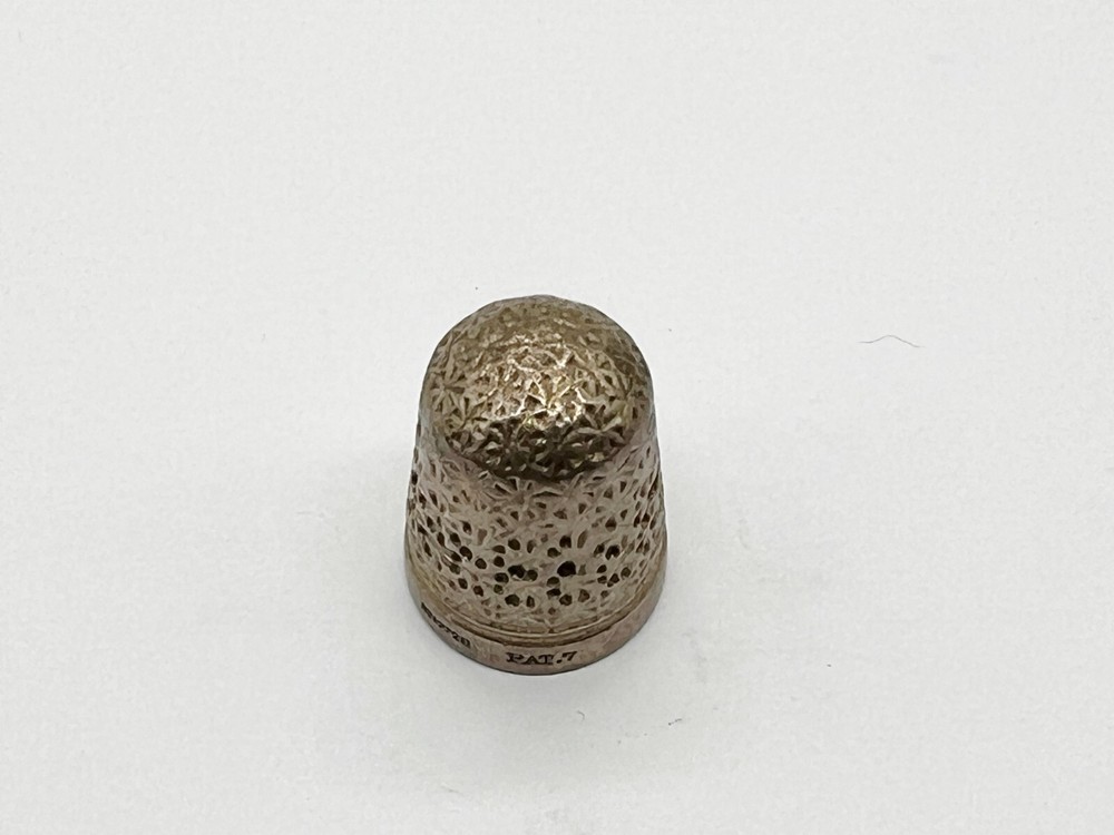 ANTIQUE EARLY CHARLES HORNER DORCAS SEWING THIMBLE