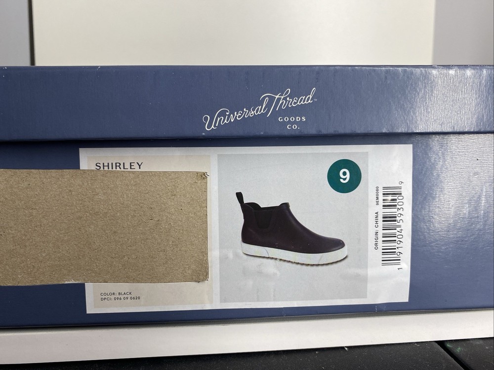 SHIRLEY BOOTS WATERPROOF SIZE 9 UNIVERSAL THREAD