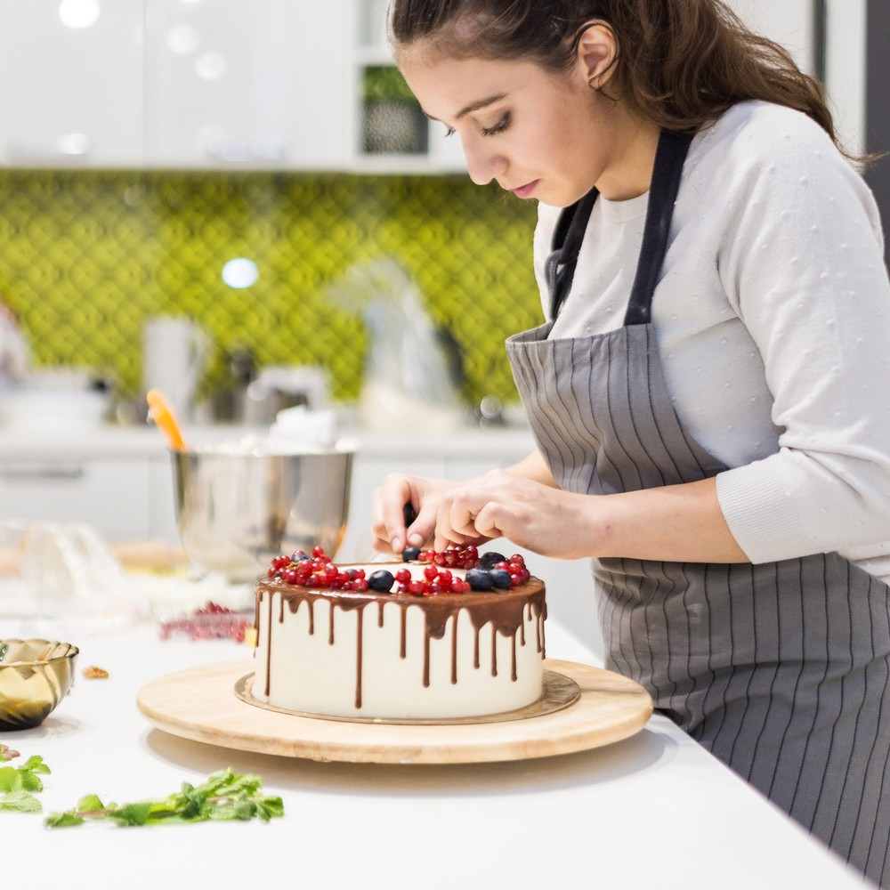 Icing Spatula with 8 Inch Bent Blade with Handle, Beige