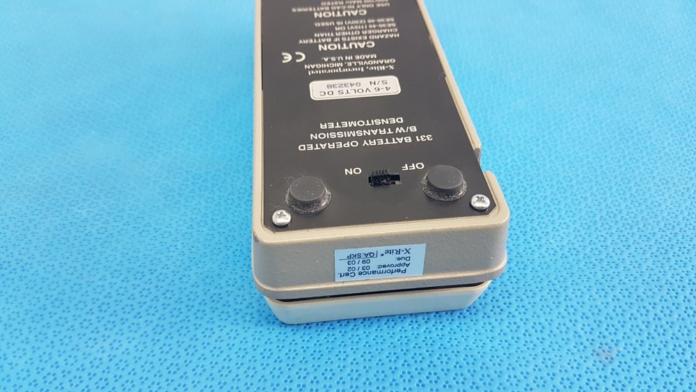 X-Rite 331 Transmission Densitometer – Battery Operated Precision Measuring Devi
