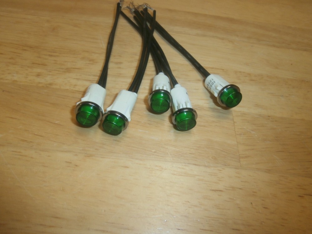 IDI 1052C5 GREEN 125 VOLT PANEL INDICATOR LAMP ASSEMBLY,NOS