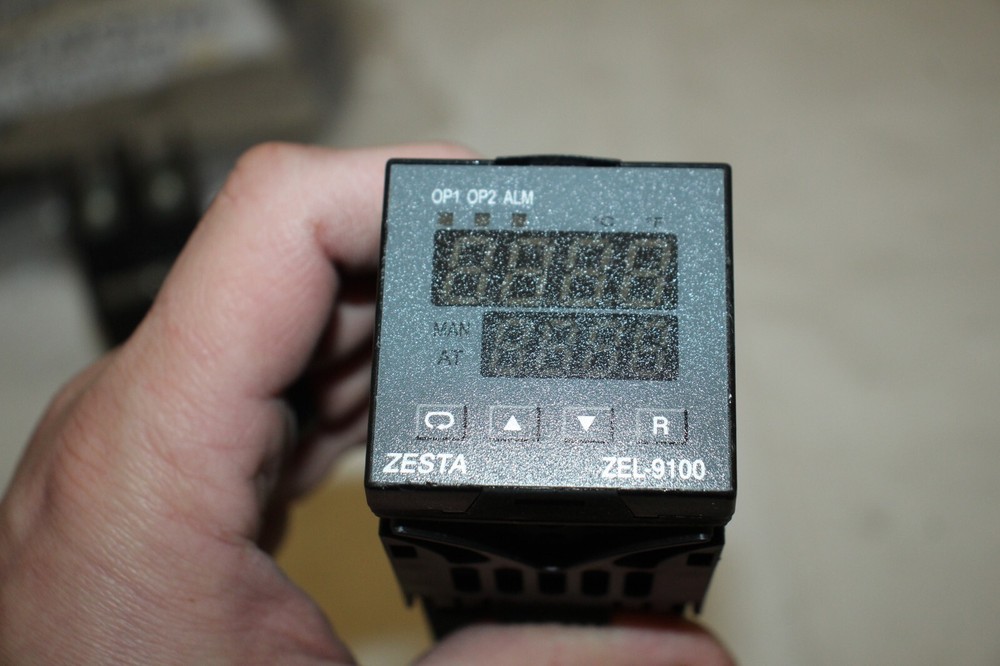 Zesta Engineering ZEL-9100 Temperature Controller