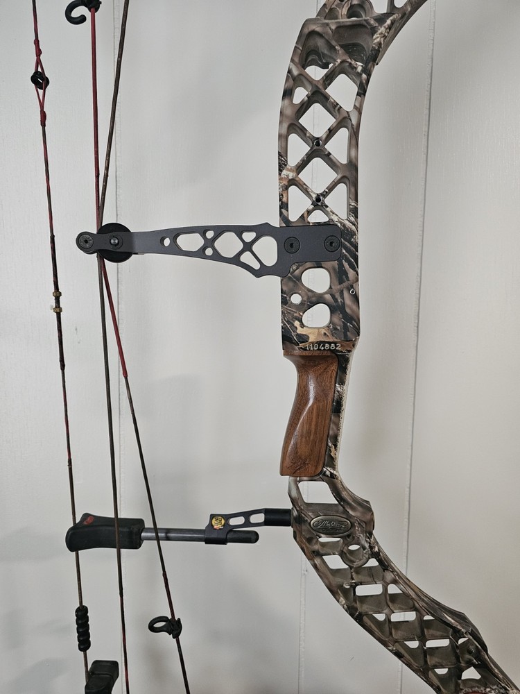 Mathews Z7 Compound Bow