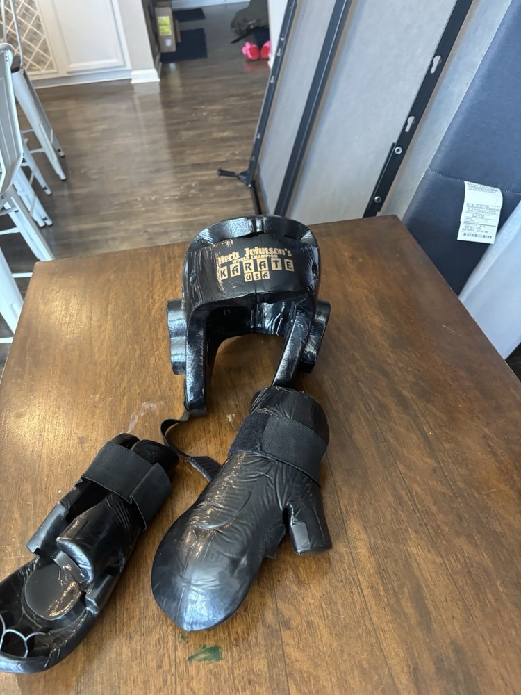Karate USA Sparing Helmet And Gloves