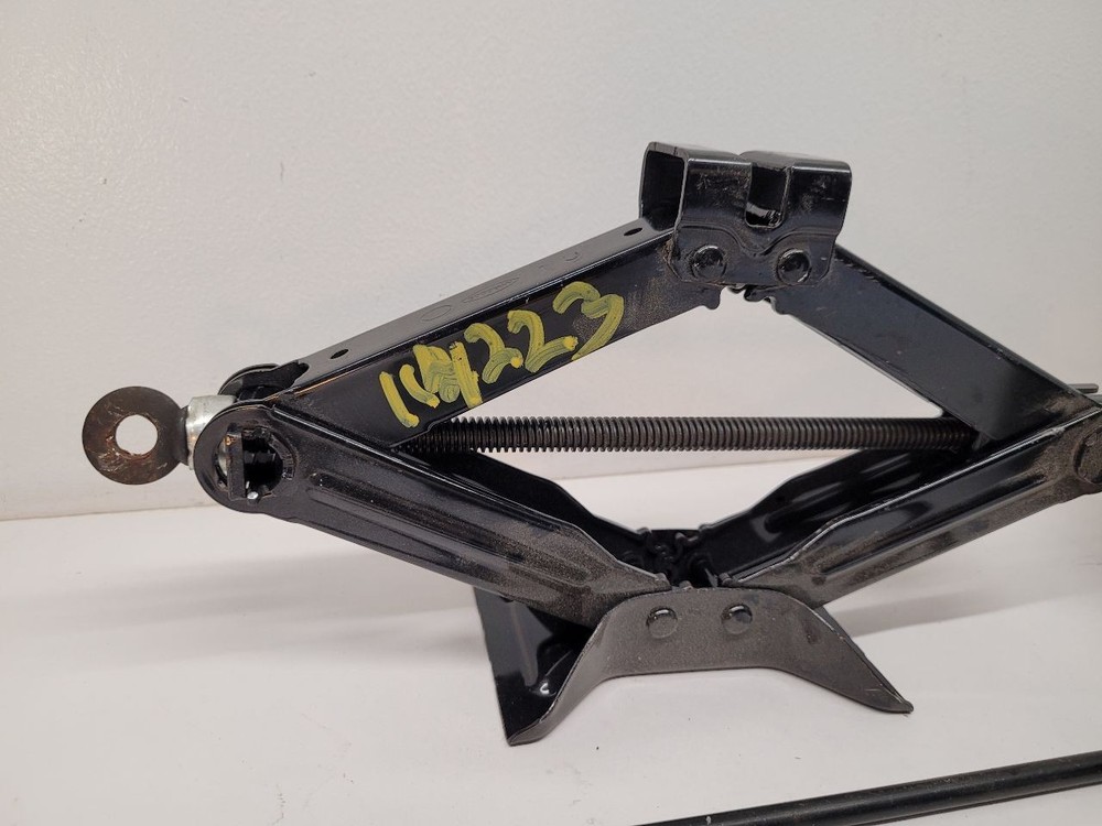 2011 2012 2013 2014 2015 SUBARU LEGACY Jack