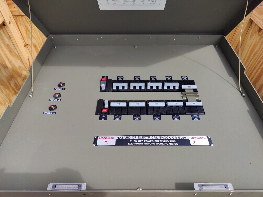 US Generator Distribution System 835024A Mobile Electric Power