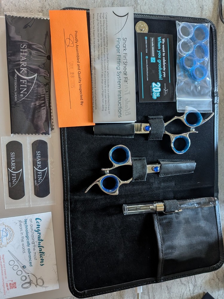 Sharkfin Shears and Thinning Shears kit