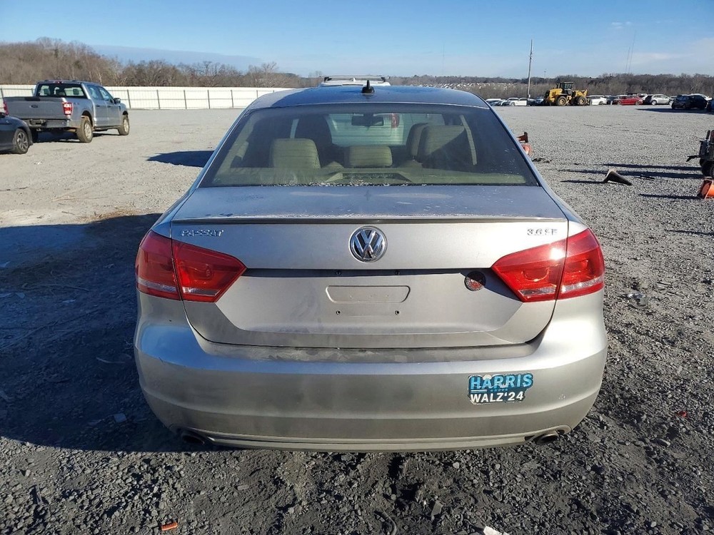 PASSAT 2012 Glove Box 5022168