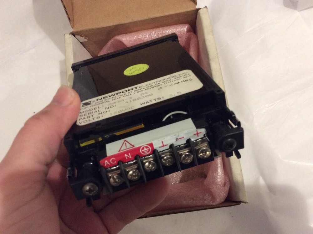 Newport Electronics 203A-3 Temperature Control