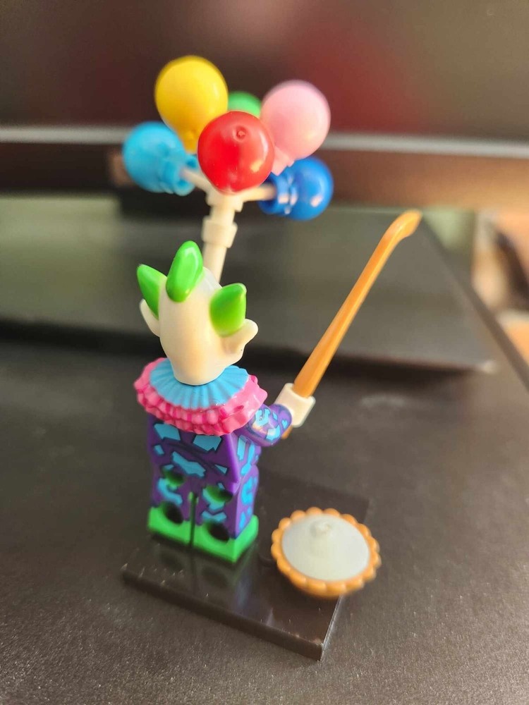 MINI KILLER KLOWNS CUSTOM Made & Printed SMILEY Plus Pie & Base
